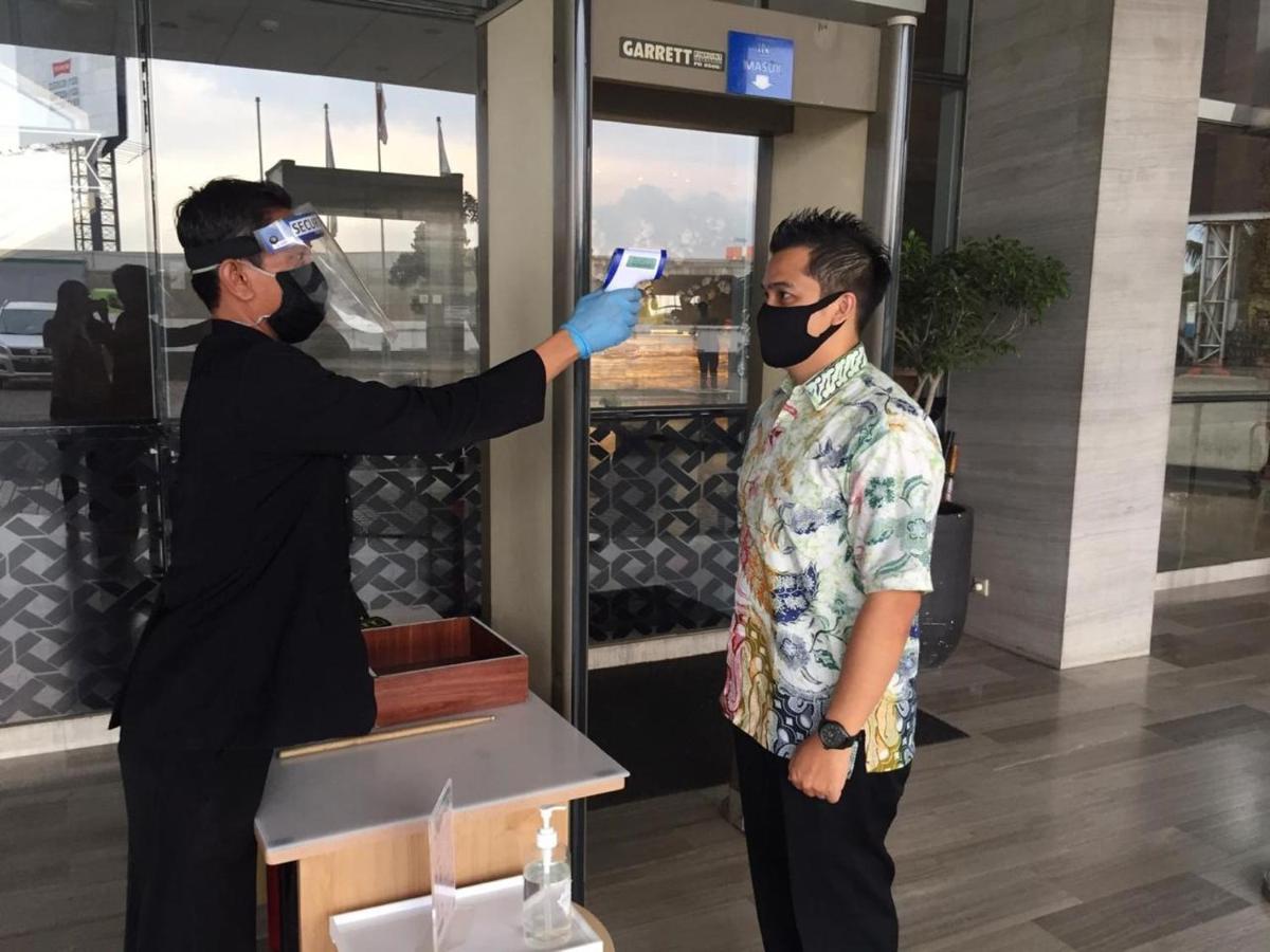 טנגרנג Zest Airport Jakarta By Swiss-Belhotel International מראה חיצוני תמונה
