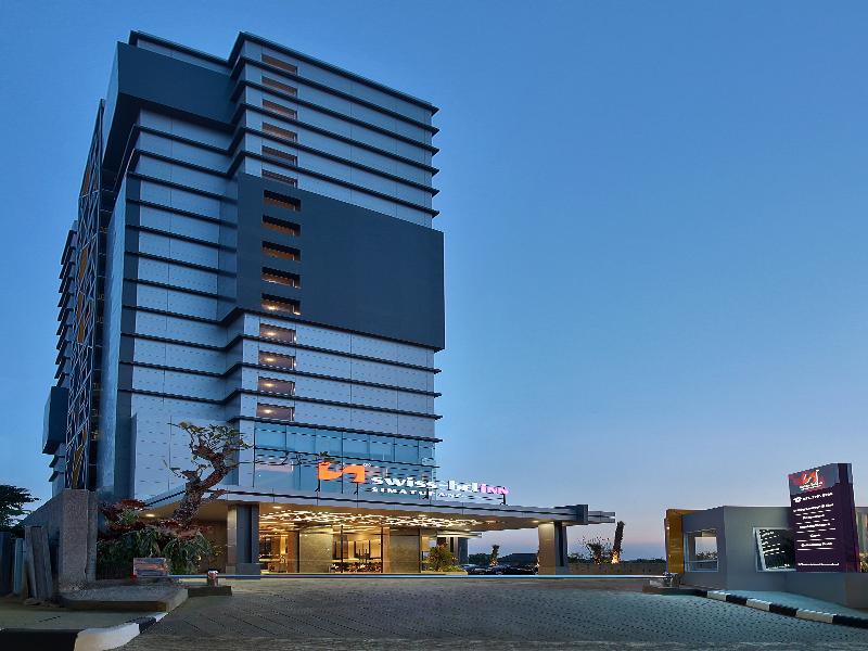 טנגרנג Zest Airport Jakarta By Swiss-Belhotel International מראה חיצוני תמונה