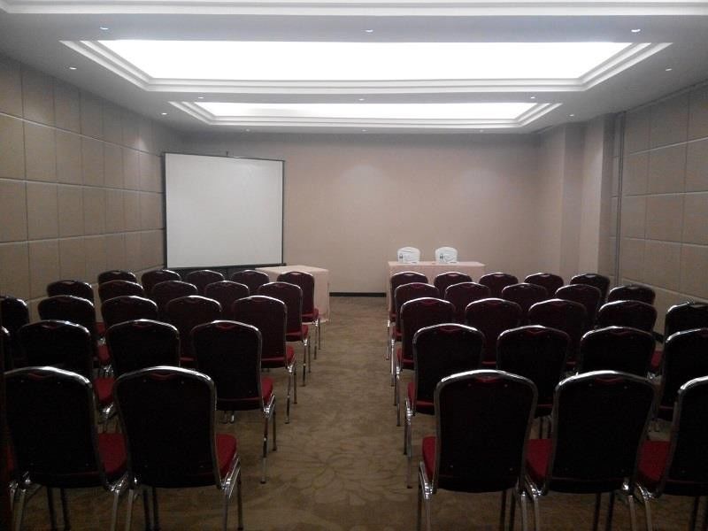 טנגרנג Zest Airport Jakarta By Swiss-Belhotel International מראה חיצוני תמונה