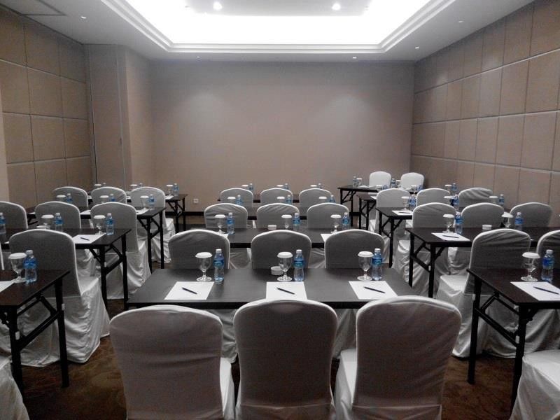 טנגרנג Zest Airport Jakarta By Swiss-Belhotel International מראה חיצוני תמונה