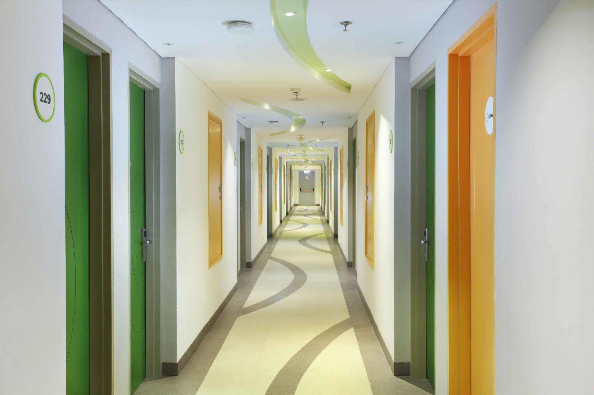 טנגרנג Zest Airport Jakarta By Swiss-Belhotel International מראה חיצוני תמונה